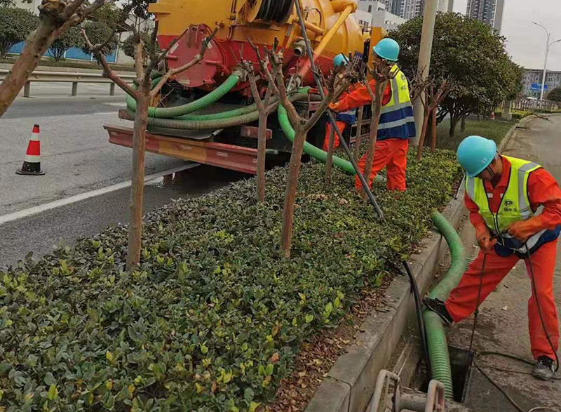 乌拉特中市政管道清淤